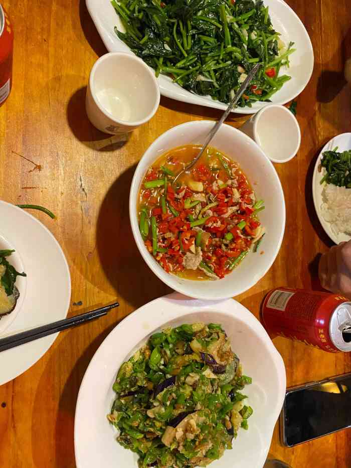 五味肴生活美学餐厅-"[薄荷]环境:装修几有特色,位置都几宽阔.