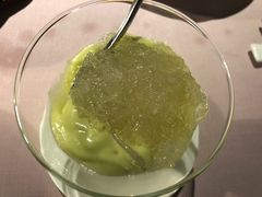 牛油果燕窝-荣轩(新荣记环球金融中心店)