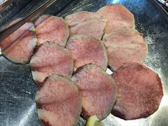 雪花80％厚切牛舌-老炉家木炭烤肉(长江国际店)