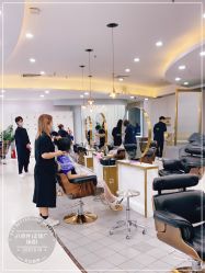 点击看大图 -八佰伴8008星级形象店