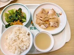 白切文昌鸡-农家婆港式烧腊快餐(驰天·钰园商住小区店)