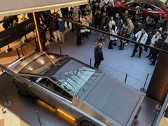 -TESLA 特斯拉(上海太古汇体验店)