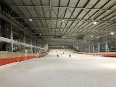 -乔波室内滑雪场
