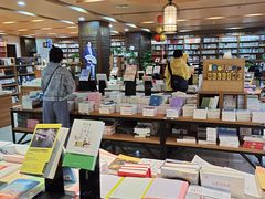 -新华书店(沙坪坝书城店)