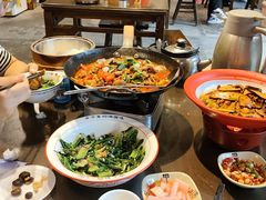 -富正毅三下锅·湘西韵味(天门山索道店)