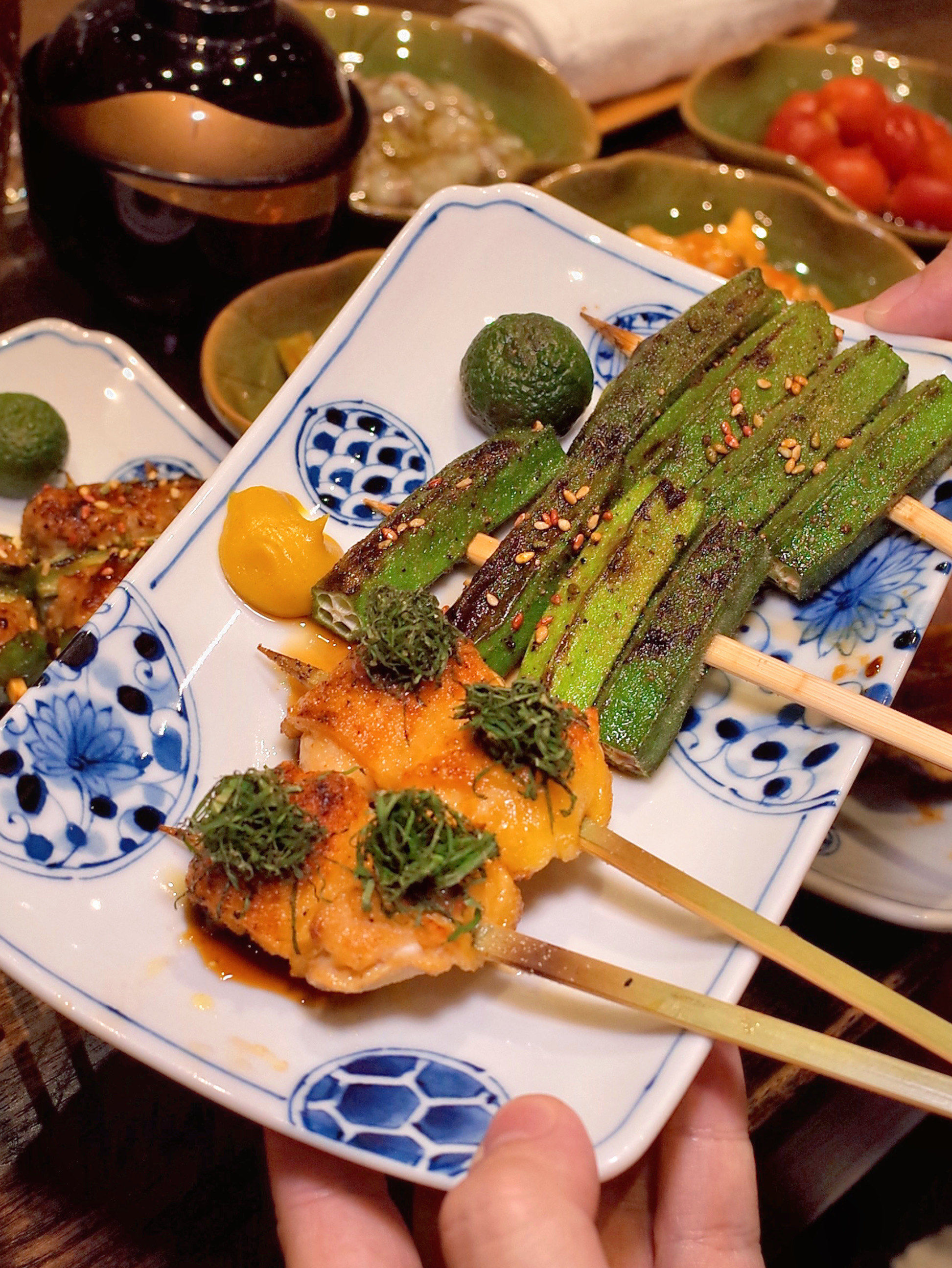 n紫苏味很浓 夹杂着鸡肉 口感hin不错
💛烤秋葵 