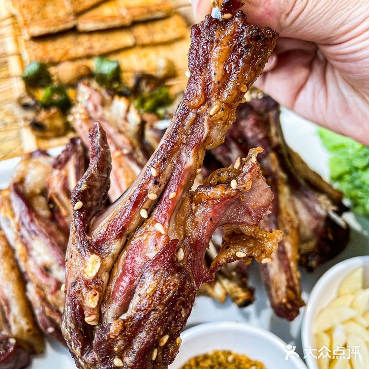 我终于在六安找到最正宗的新疆烤全羊了！