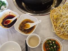 -鲁朗纳麦石锅鸡庄园