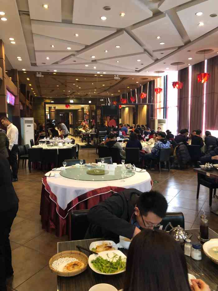 老牌坊鲁菜名店(银丰店)-"朋友们经常聚会的地方.糖醋鲤鱼做绝了,超.