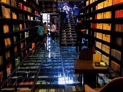 -钟书阁(松江泰晤士小镇店)