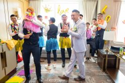 -现代经典婚纱摄影
