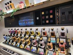 -法国娇兰精品店