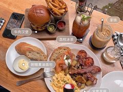 -ROAST coffee & eatery