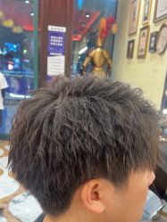 -东方先生国潮男士理发馆