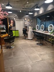 -时尚殿堂明星门店