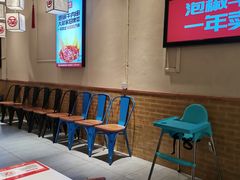 等位区-大斌家串串火锅(德思勤店)