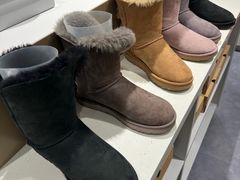 -UGG(燕莎奥特莱斯购物中心店)