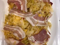 酸菜五花肉-好旺角齐市鲜切牛自助烤肉(农林五道街总店)