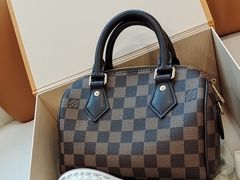 -聚云奢二手奢侈品黄金手表包包回收·中古店(中福城店)