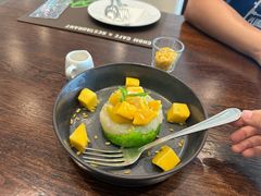 -Chom Cafe and Restaurant