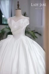 -Lady  Jane高端婚纱礼服馆