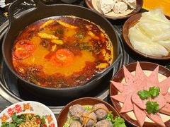 -憨孃孃·重庆老火锅(红山黑金店)