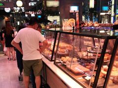 面包甜点陈列柜-巴黎贝甜(大宁国际商业广场店)