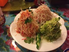-闯关东东北农家菜(崂山石老人店)