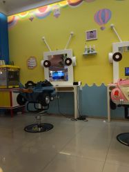 -爆米花儿童美发乐园