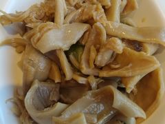 -赶海部落海鲜城(海阳路店)