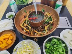-牛喵喵铜锅牛肉馆