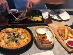 -必胜客(中大银泰店)