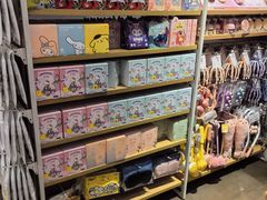 -名创优品(万达广场河东店)
