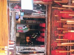 -老滇山寨•云南特色菜•地方菜•民族风情歌舞表演(金碧店)