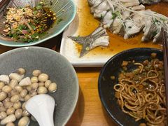 -莲餐厅·湖北菜·潜江小龙虾店(愚园路店)
