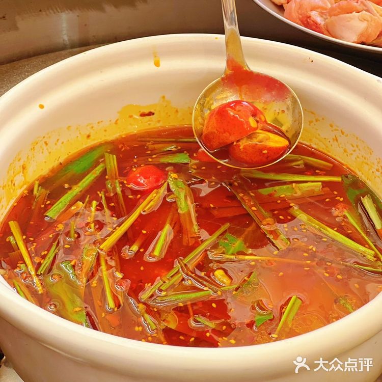 大理超惊喜的酸汤火锅，味蕾直接“撒野”