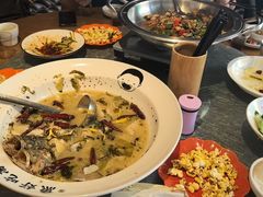 -江渔儿酸菜鱼(万科东荟城店)