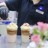 把浪漫装进杯子里☕️广州也有鲜花咖啡啦 