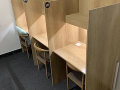 -两知·自习室(三峡广场总店)