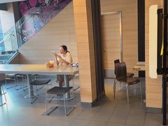 -麦当劳(七宝乐购店)