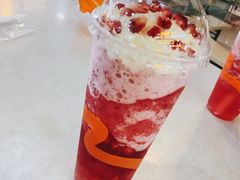 雪顶红颜石榴-CoCo都可(湖滨银泰店B区店)