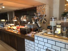 自助取餐区-湖景知味西餐厅•自助餐• 轻食(南京金茂威斯汀大酒店)