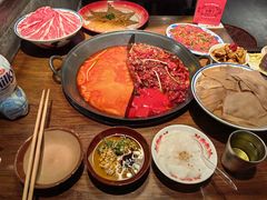 -萍姐火锅·公路夜市(武汉首店)