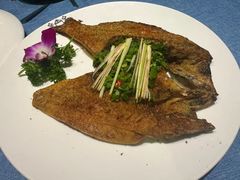 -香巴拉云南餐厅(华莱坞店)