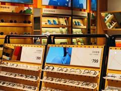 -LOOK眼镜·蔡司依视路配镜(宝山万达店)
