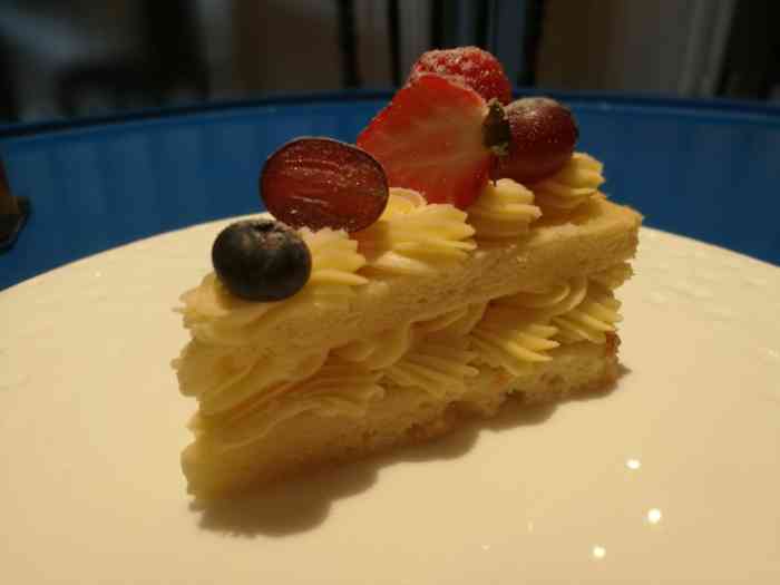 皮娜鲍什下午茶(大悦城店)-"点了个红丝绒蛋糕还有四叶草咖啡 红丝绒