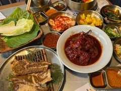 -草家酱蟹炭火烤肉店(珲春南路一店)
