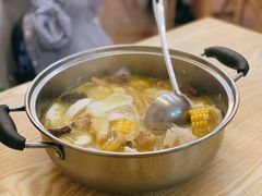 纯椰青汤底椰子鸡-派派茶客(金杏花园店)