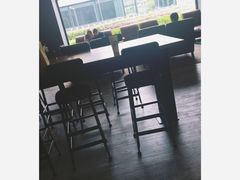 靠窗位-星巴克(蒲汇塘路店)