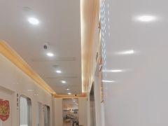 -皓齿连锁·雅贝健口腔·种植·矫正中心(虹口曲阳路店)